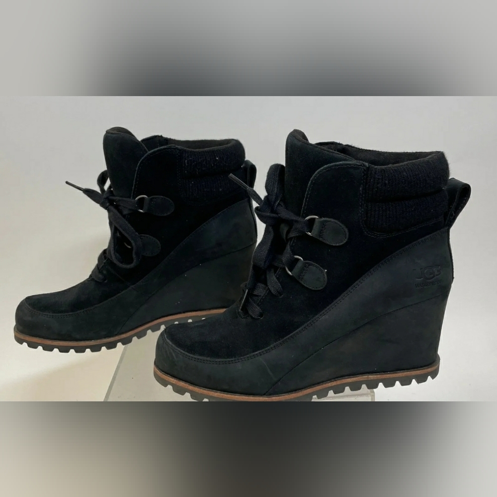Uggs Women's Black Boot  Platform Wedge Boots Heels - Size 9